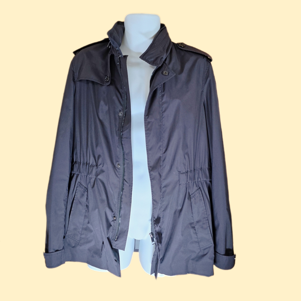✨️ Burberry Hooded Jacket  ✨️